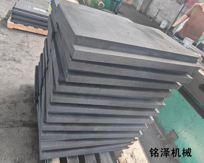阳极炭块开槽机验收试机时该盯哪几个指标？